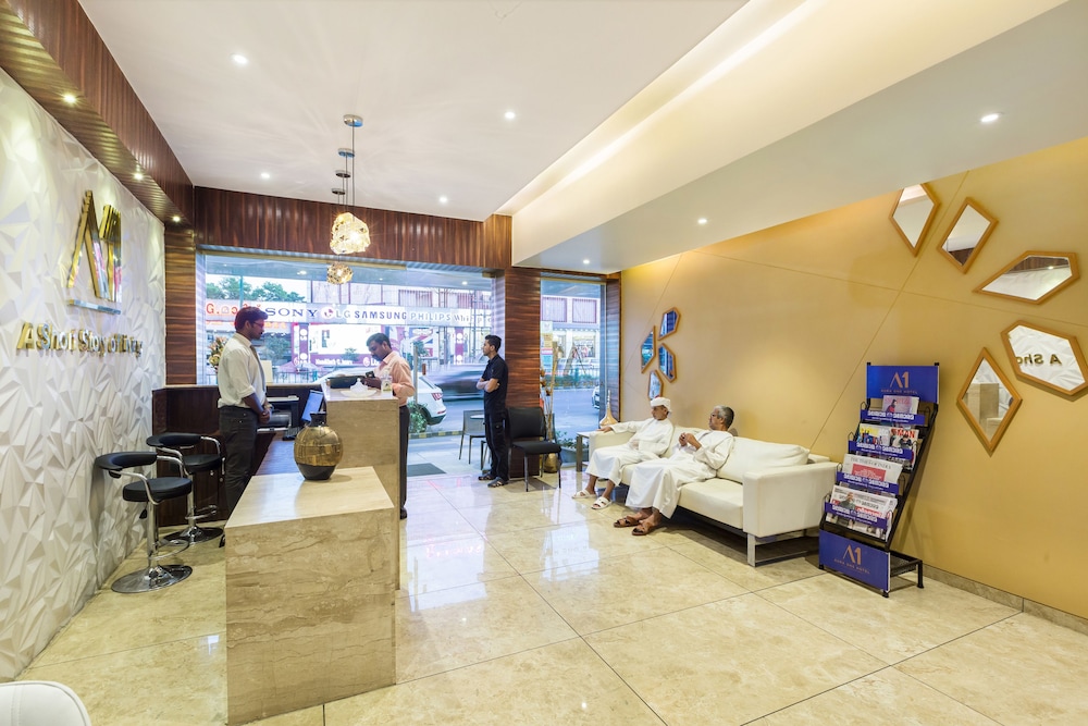 AURA ONE HOTEL 41/45