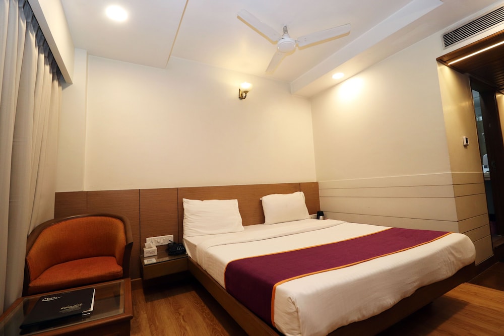 Hotel Rajhans Regent 17/48