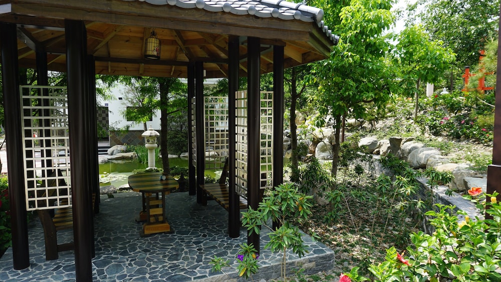 Huaman Hot Spring Villa 12/68