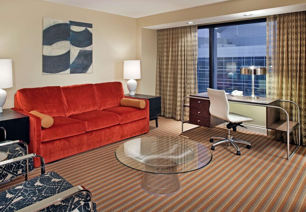 HILTON OMAHA 38/64