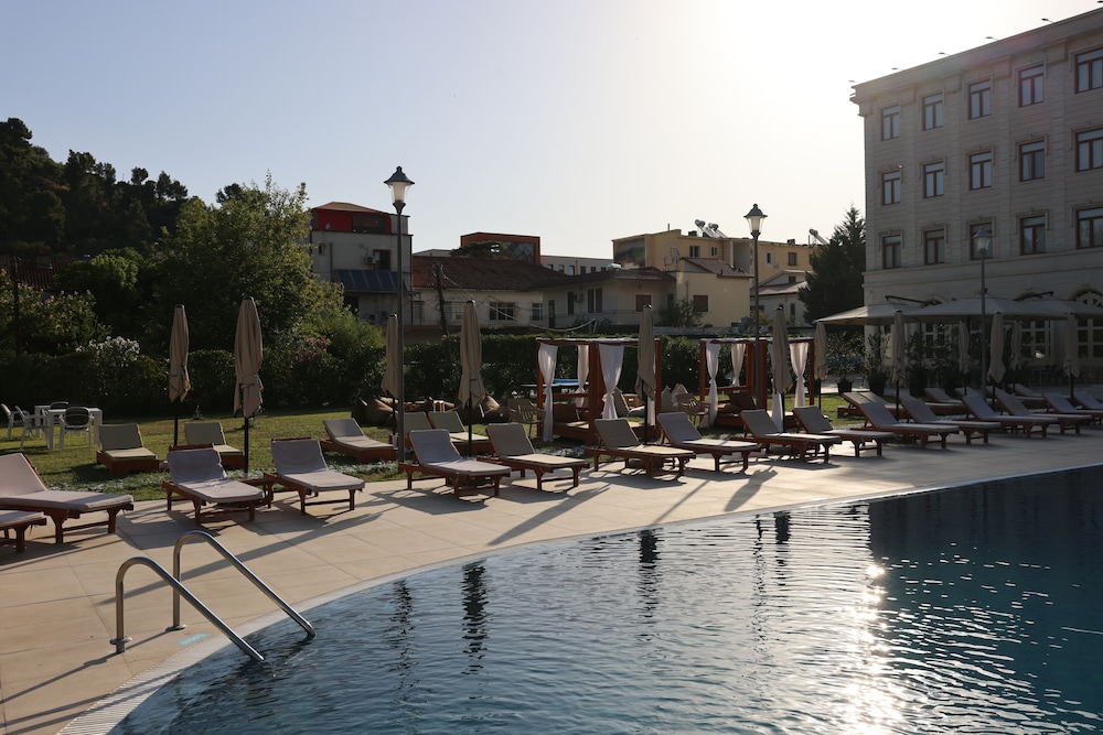 Hotel Colombo Berat 45/50