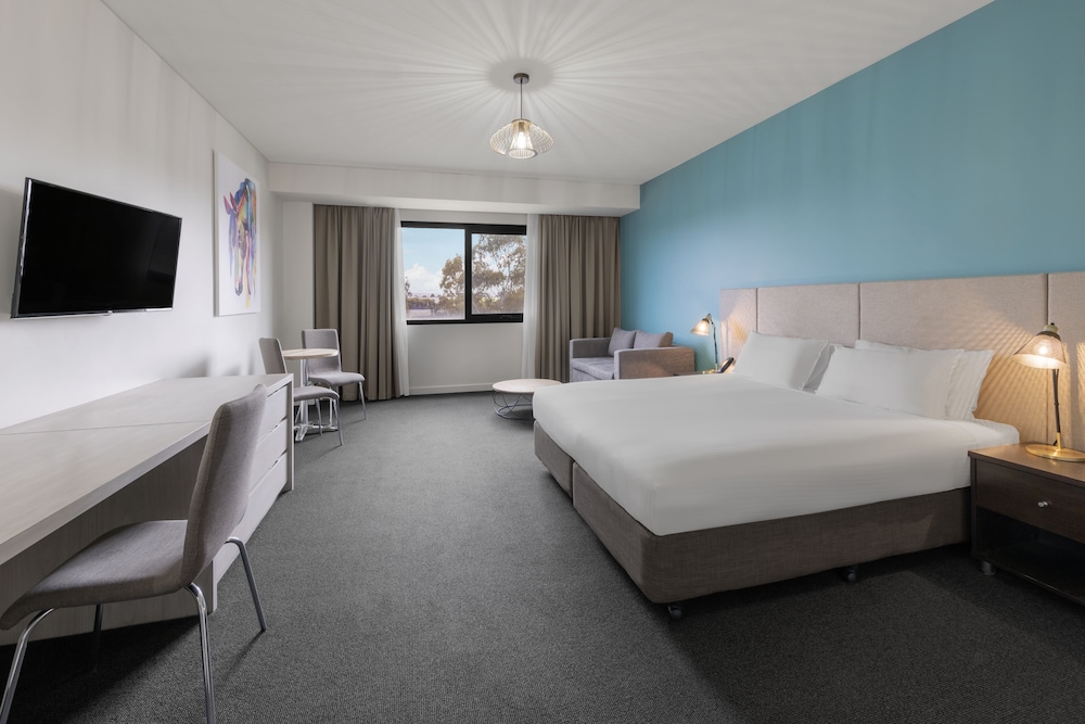 Mantra Melbourne Melton 7/37