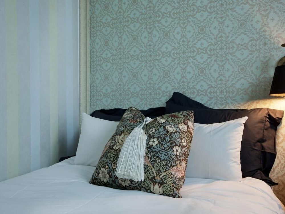 Central Tourist Hotel 14/41