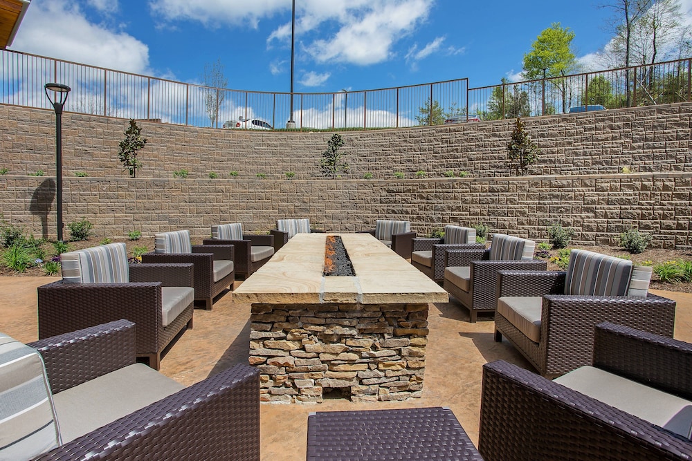 Fairfield Inn & Suites By Marriott Pigeon Forge 39/46