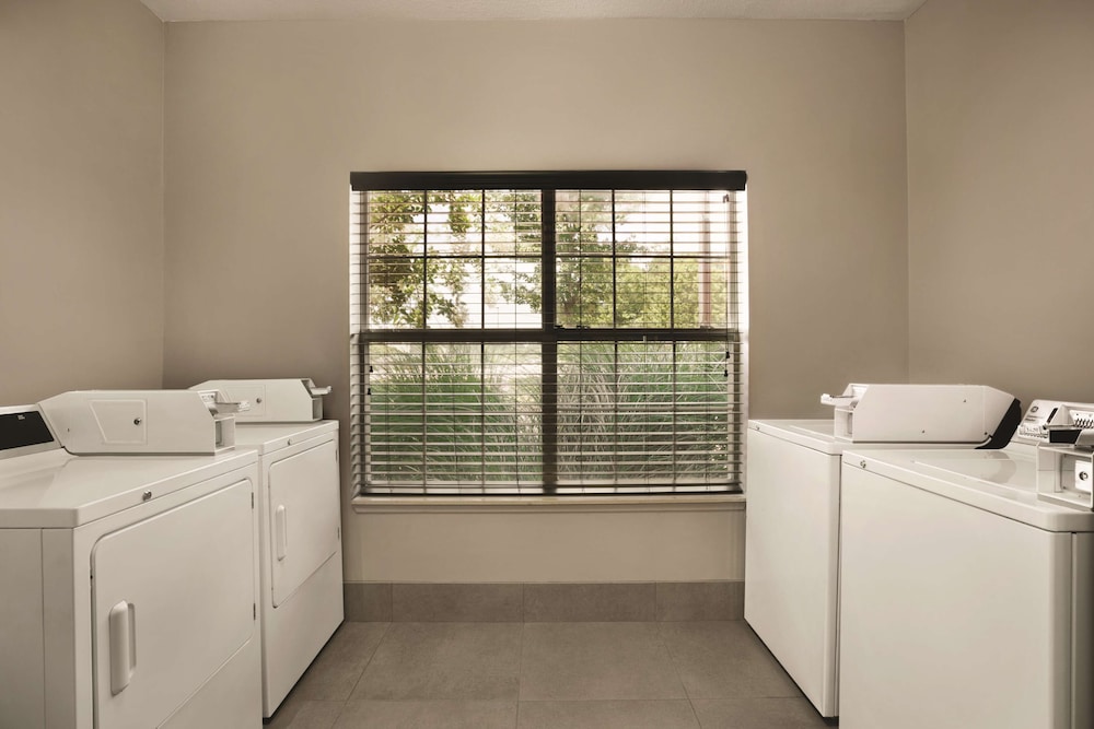 Country Inn and Suites By Radisson Newnan, GA 20/31