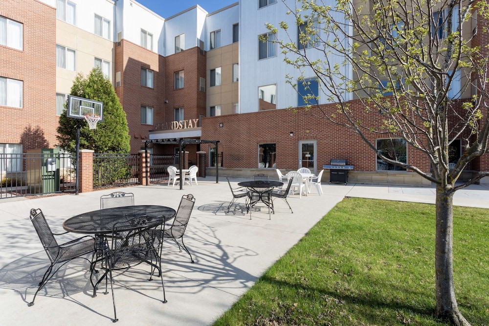 Grandstay Residential Suites Hotel - Sheboygan 64/69