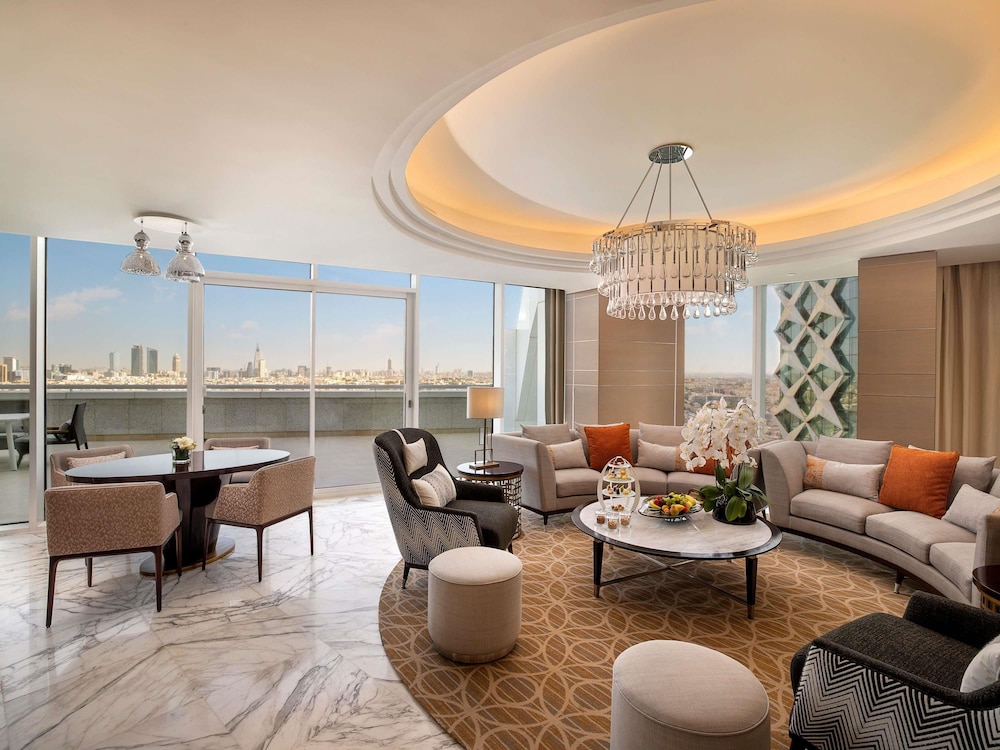 فندق ومركز مؤتمرات سوفيتيل الرياض(Sofitel Riyadh Hotel & Convention Centre) 33/49