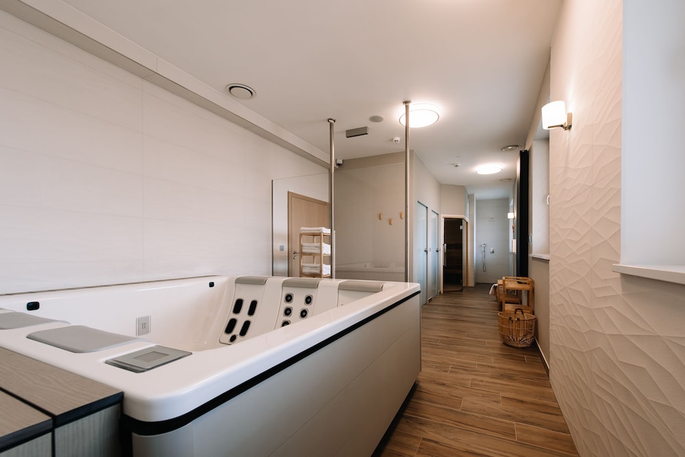 Hotel Krowodrza Krakow 12/24