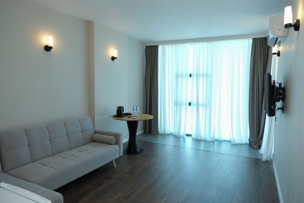 Aqua Batumi Hotel & Apartments 28/46