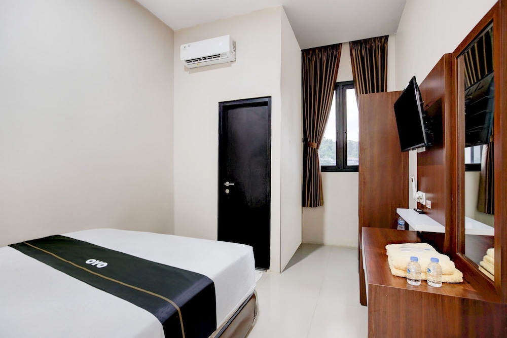 Hotel O Balikpapan near Siloam Hospital formerly Syafla Guest House 26/45