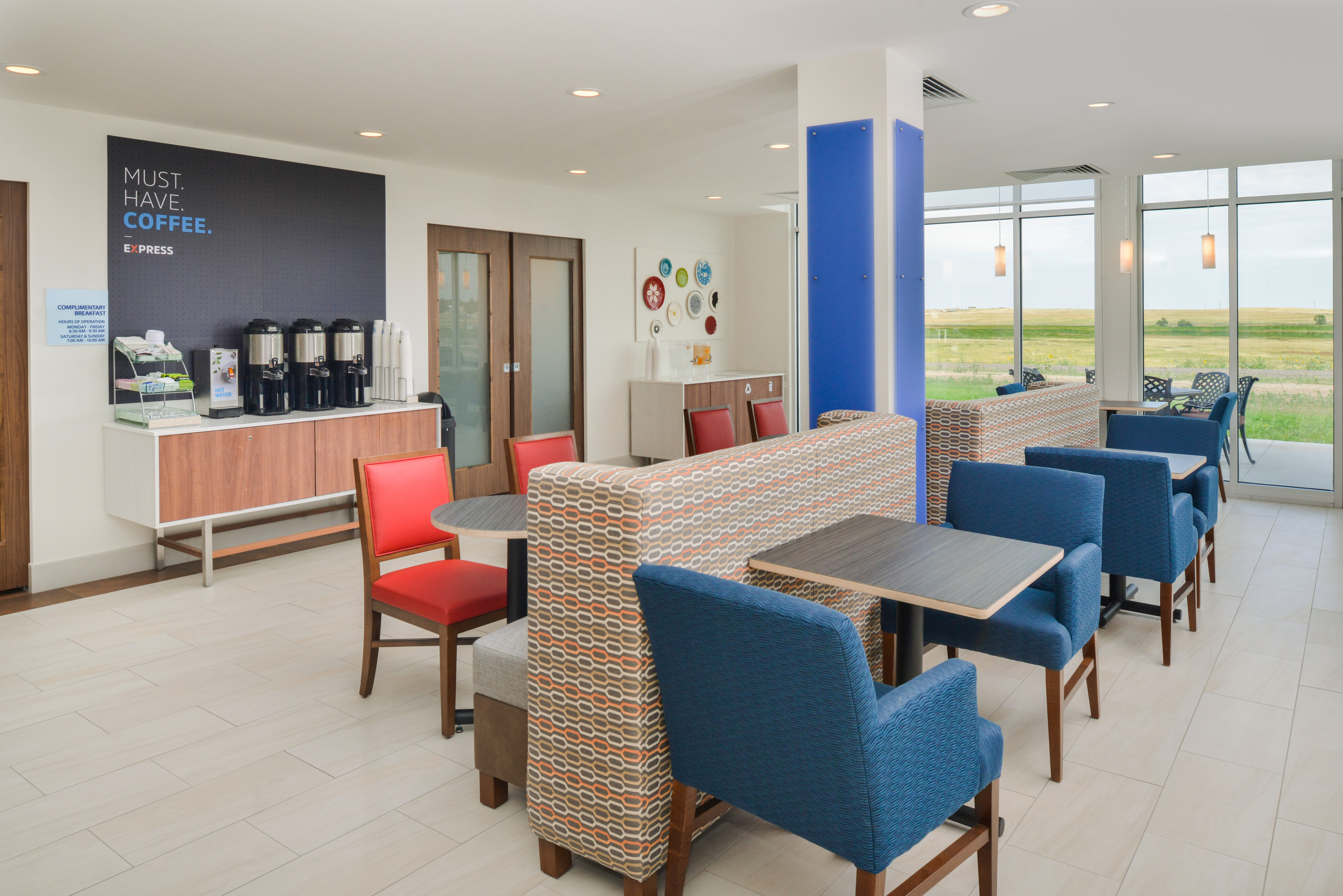 Holiday Inn Express Suites Chadron 52/76