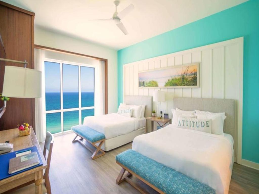 2 Bedrooms, Suite, 1 King and 2 Queen Beds, Ocean Front