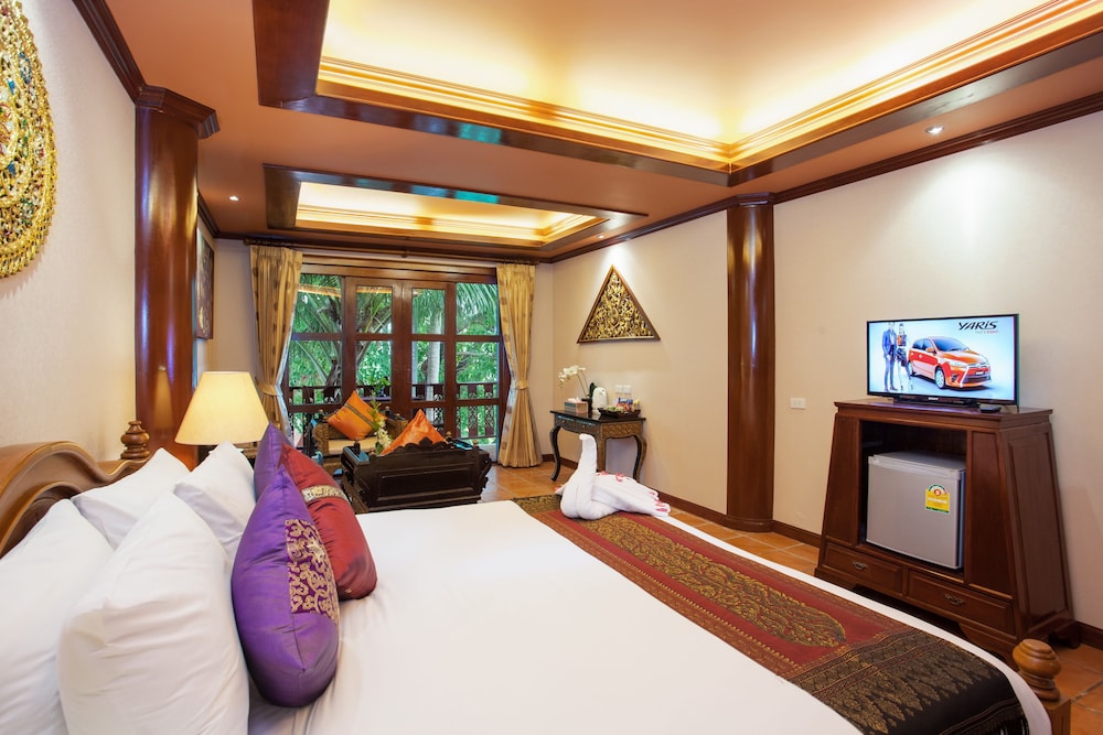 DELUXE SUITE