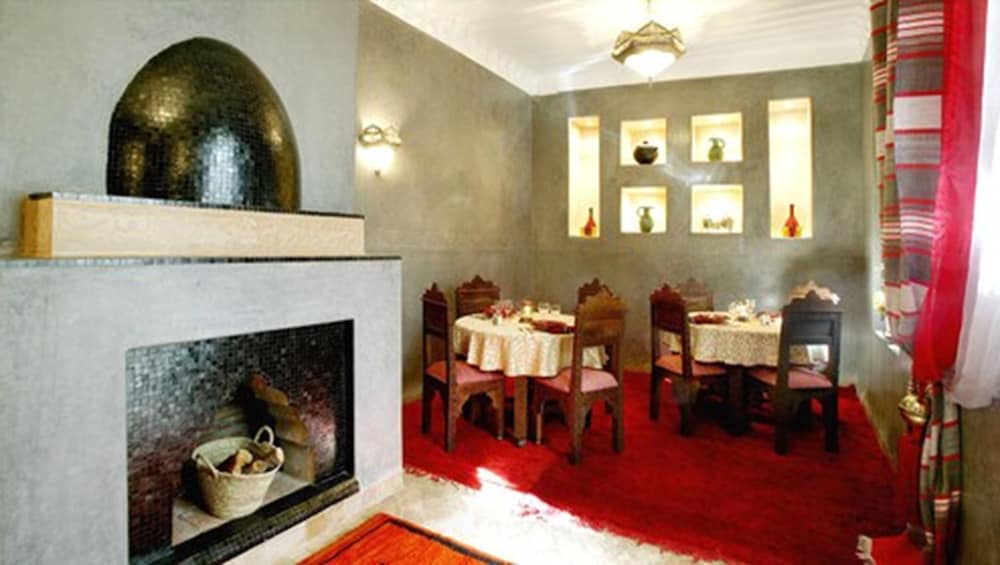 Riad El Noujoum 10/50