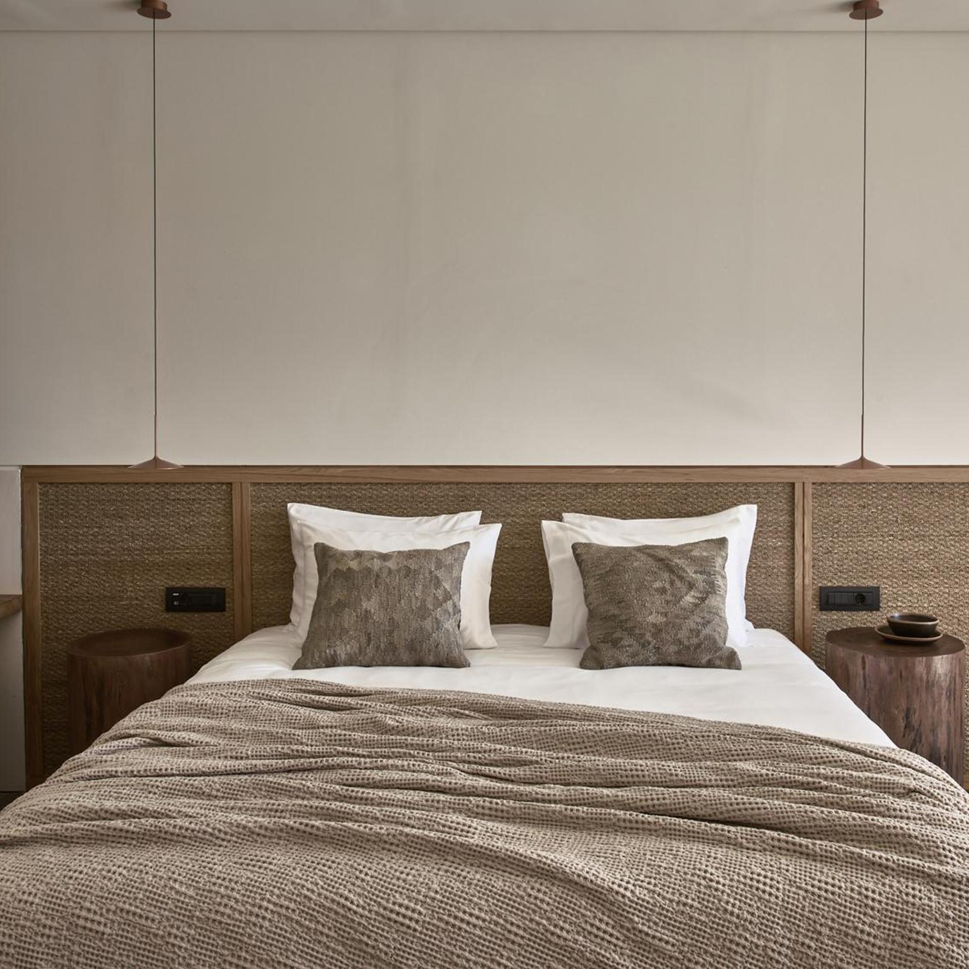 Superior, Suite, Inland View