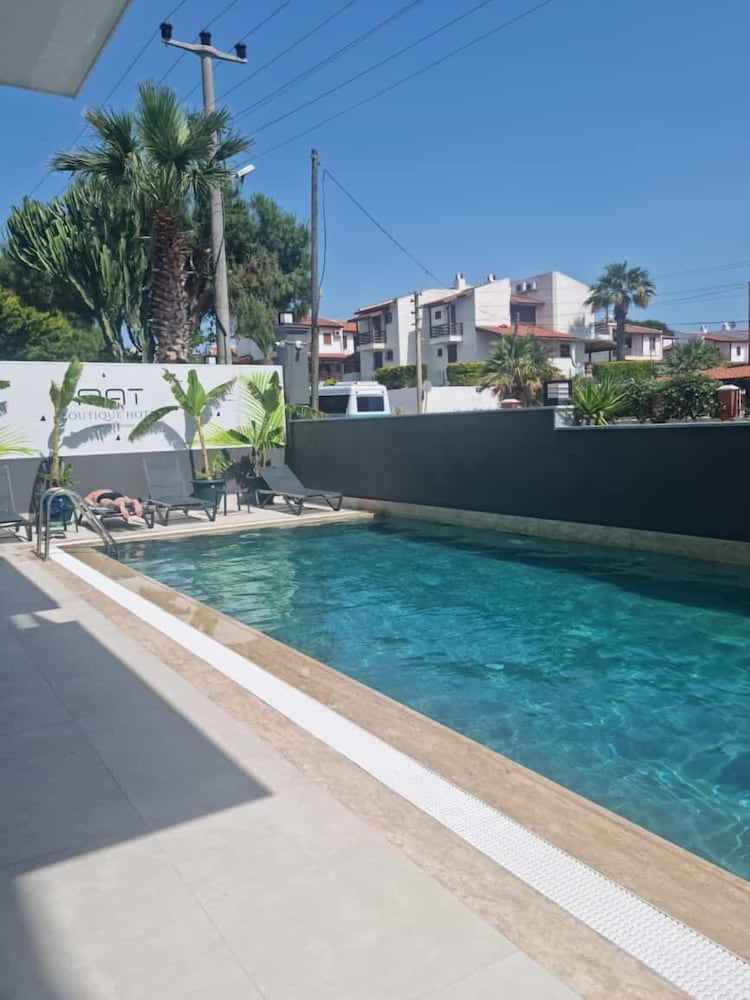 Mat Boutique Hotel 32/36