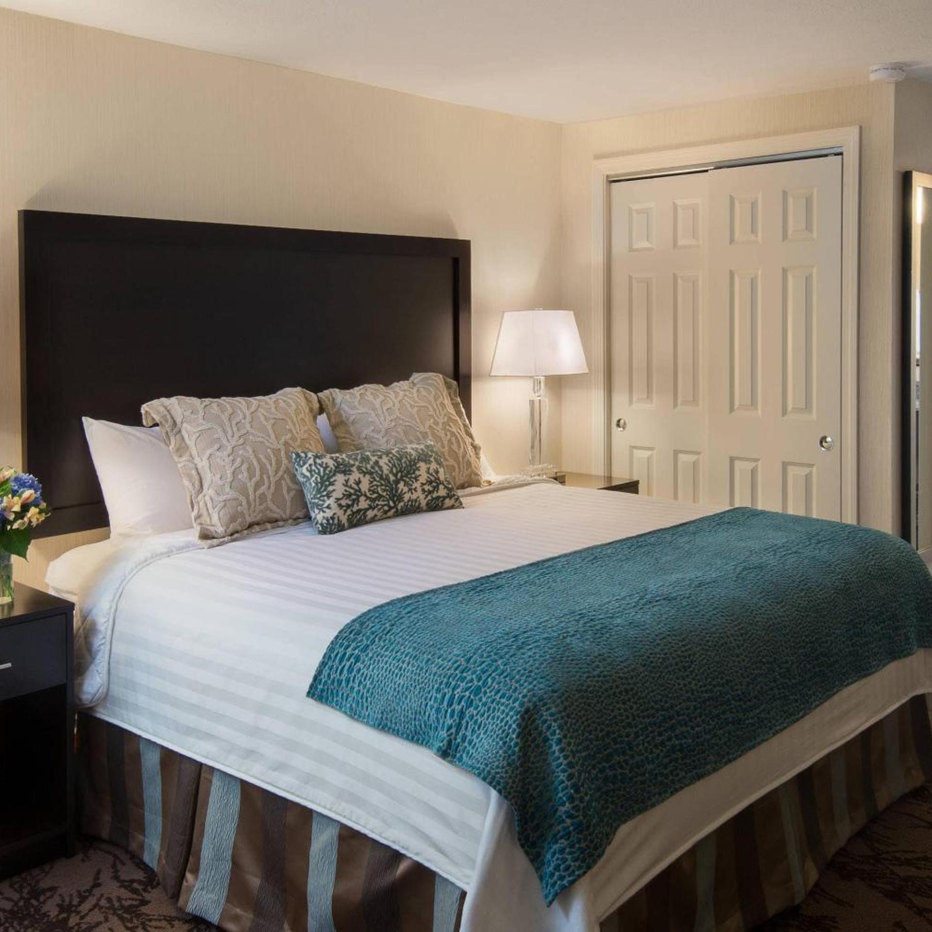 Efficiency, Superior, King Bed