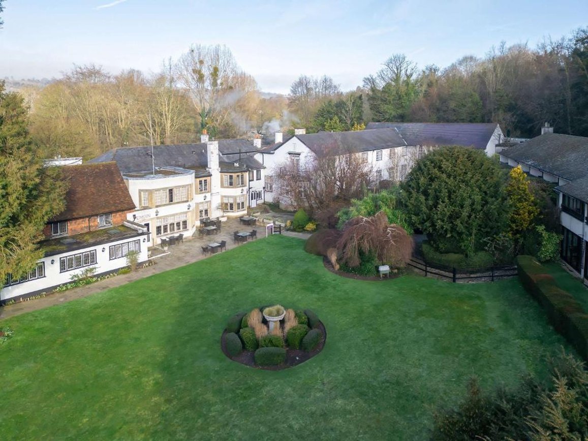 Sunday Box Hill Burford Bridge Hotel 55/57