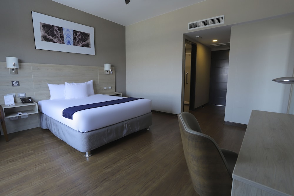 CASA ANDINA SELECT TACNA 26/76