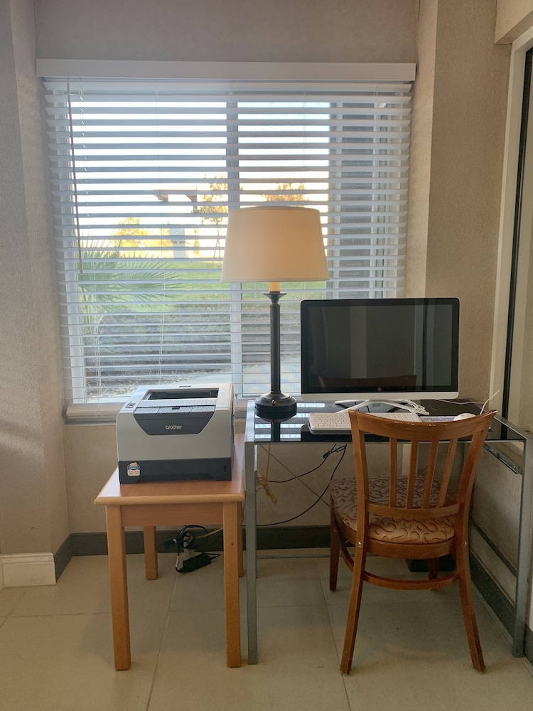 Surestay Plus Hotel By Best Western Redding 23/24