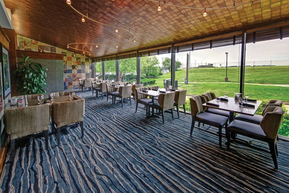 Hilton Knoxville Airport 40/81