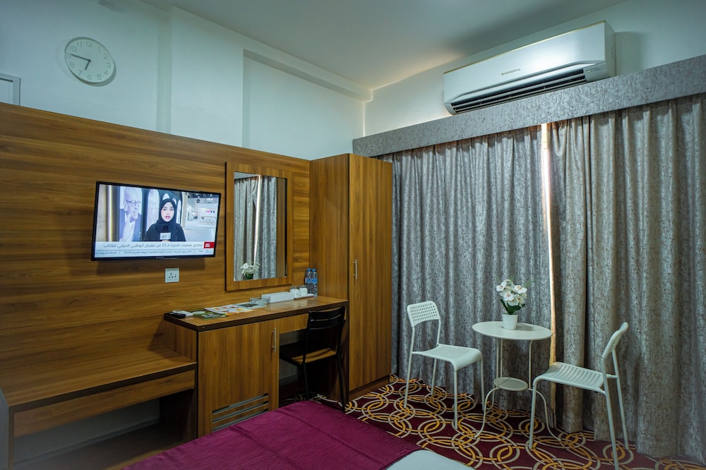 Al Sabkha Hotel 35/53