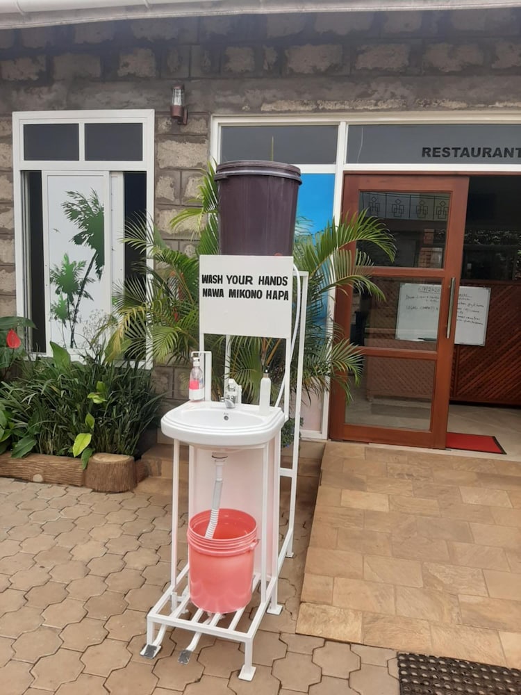 Mrimba Palm Hotel 4/18