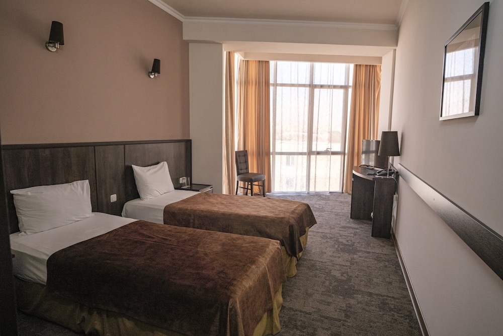 C Hotel 8/59