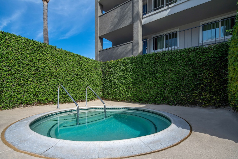 Motel6 Anaheim, CA - Maingate 42/58