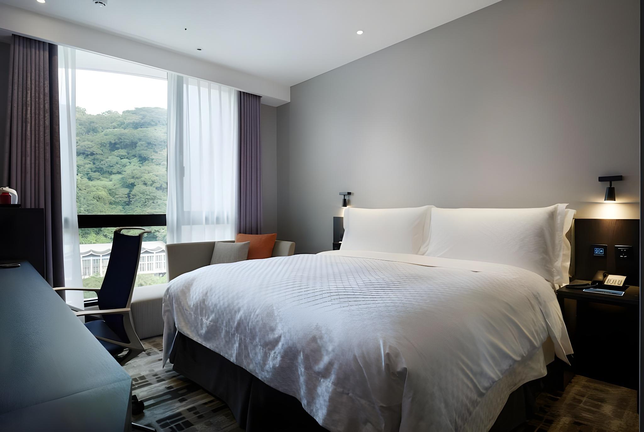 Sky, Studio, King Bed