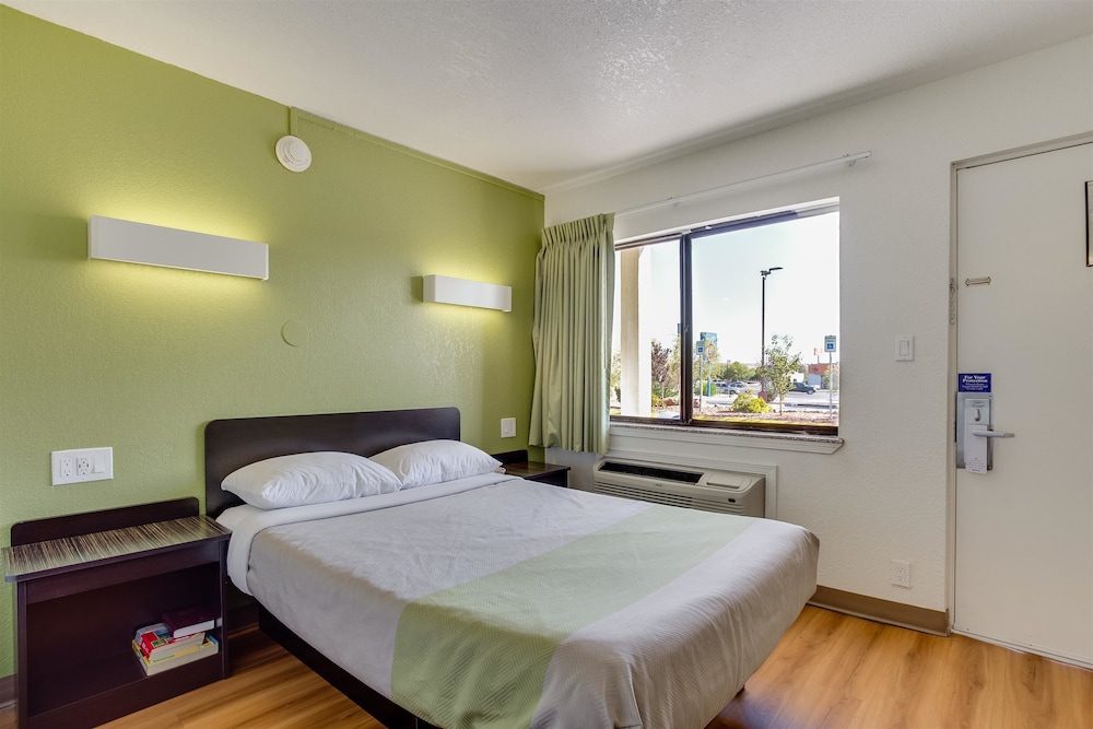 Motel6 El Paso, TX - West 20/66