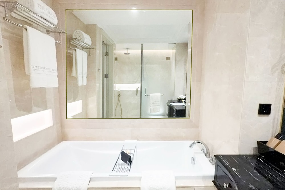 The Trans Luxury Hotel Surabaya 50/50