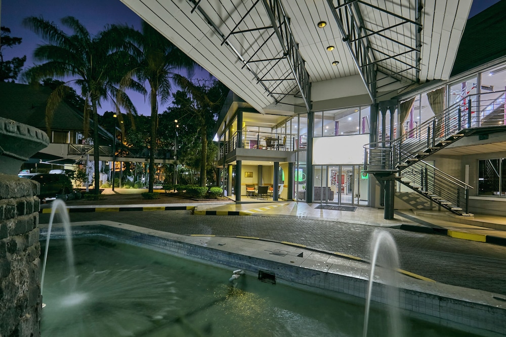 swimming pool spa