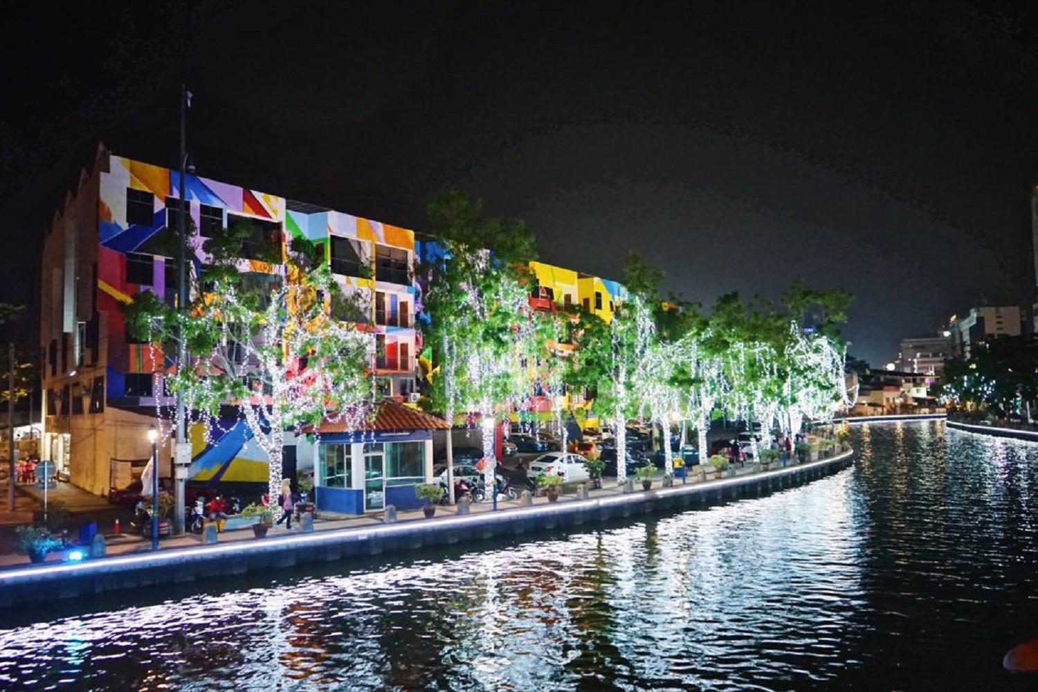 906 Riverside Hotel 46/51