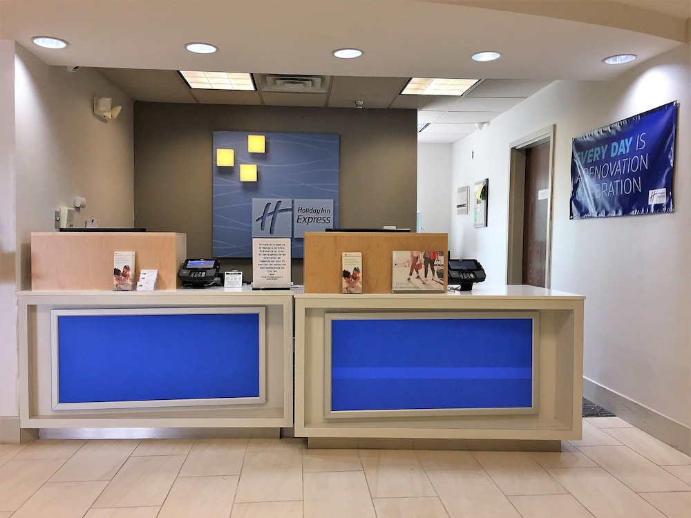 Holiday Inn Express Hotel Suites Chattanooga Hixson 8/75