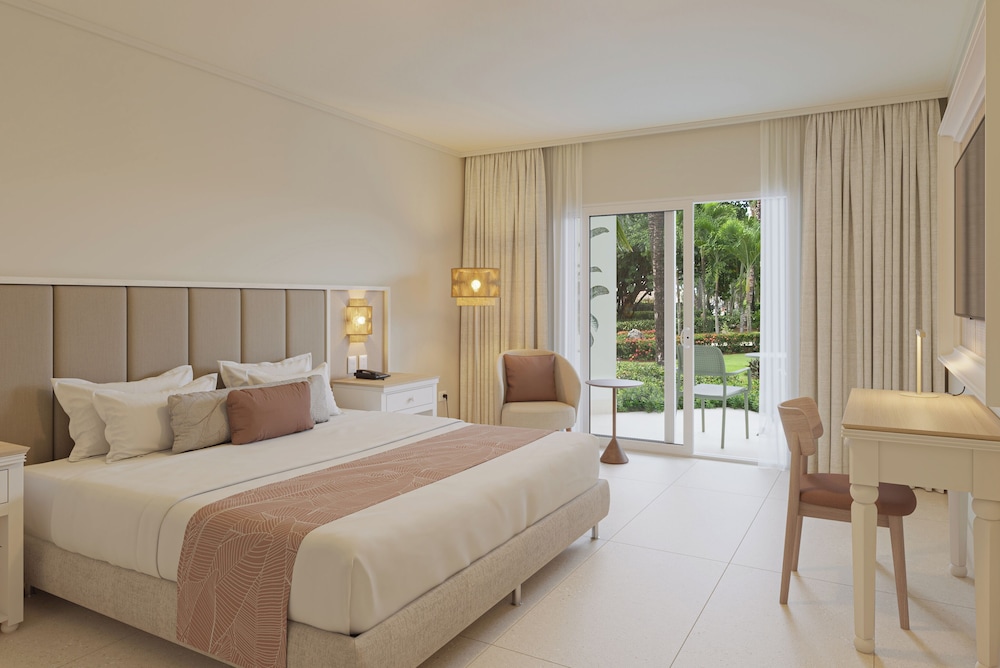 Wyndham Alltra Punta Cana All-Inclusive Resort Hotel 10/50