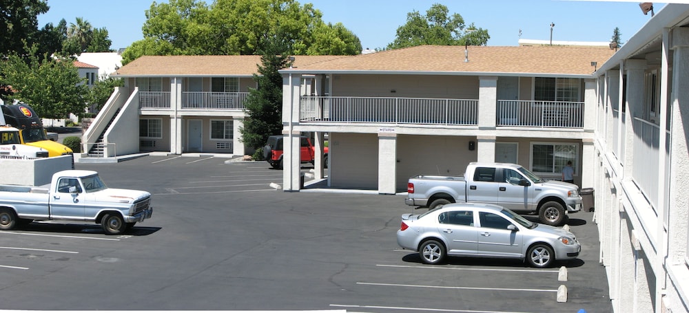 Heritage Inn Express Chico 47/55