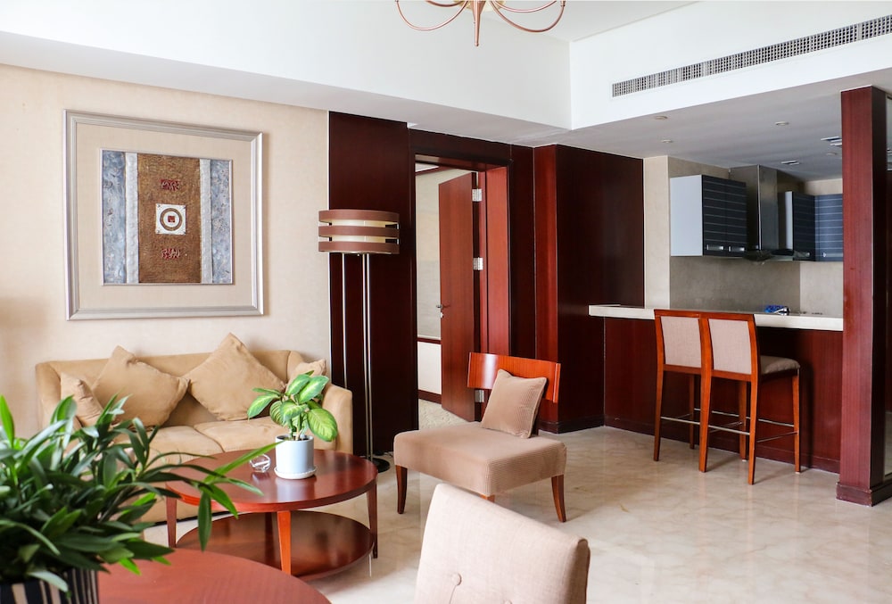 Crowne Plaza Yantai Seaview 42/82