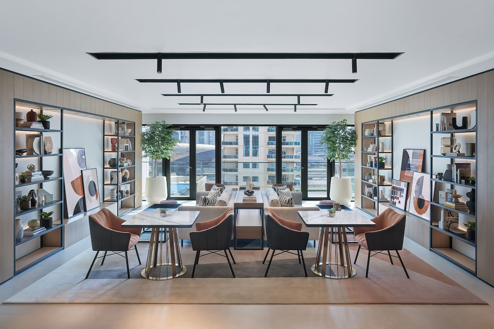 Vida Dubai Marina Yacht Club 52/68