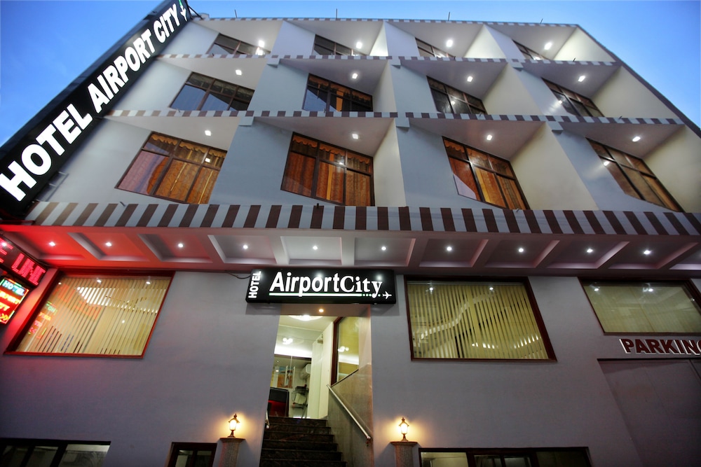 HOTEL AIRPORT CITY photo1