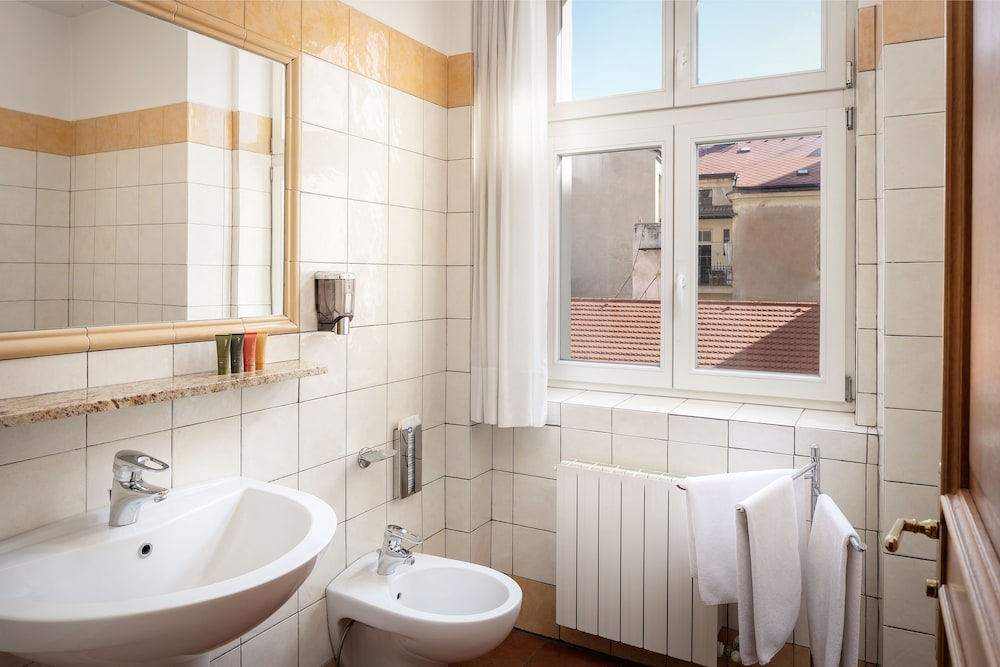 Hotel Caesar Prague 68/69