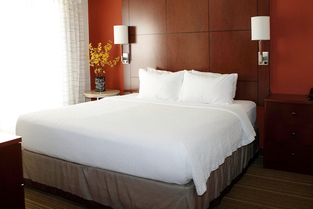 MainStay Suites Appleton Airport - Fox River Mall Area 16/46