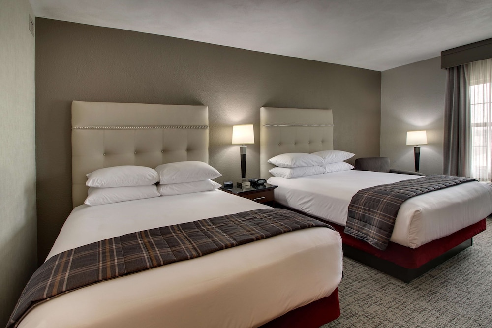 Drury Inn and Suites San Antonio Northwest Medical Center 16/50
