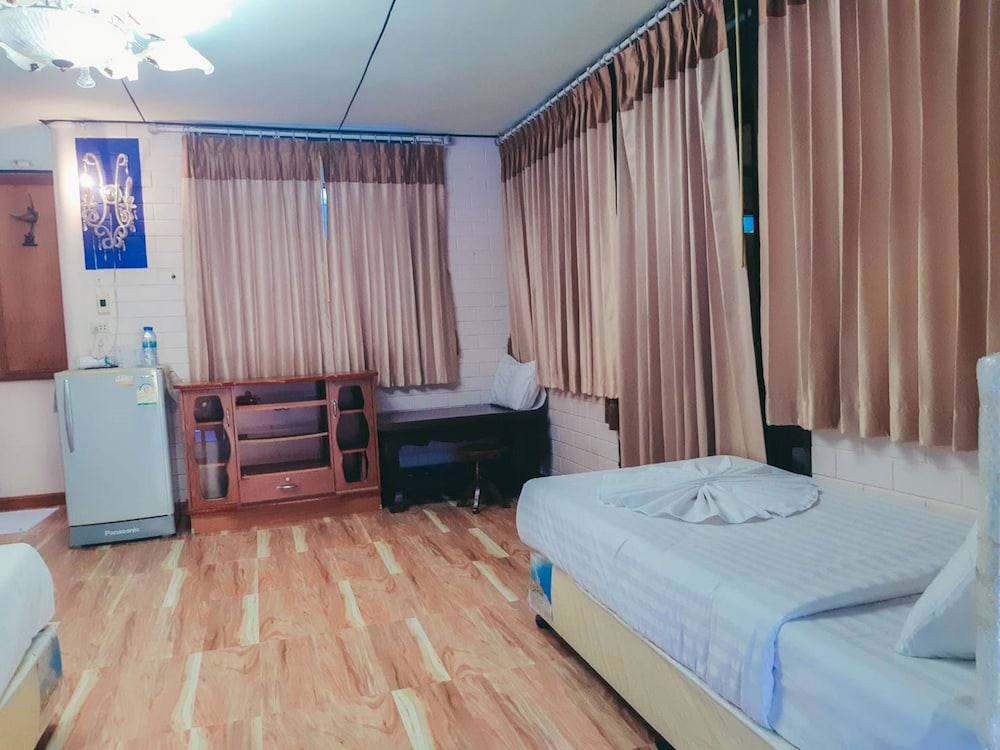 The Uncle Beach Resort 11/50