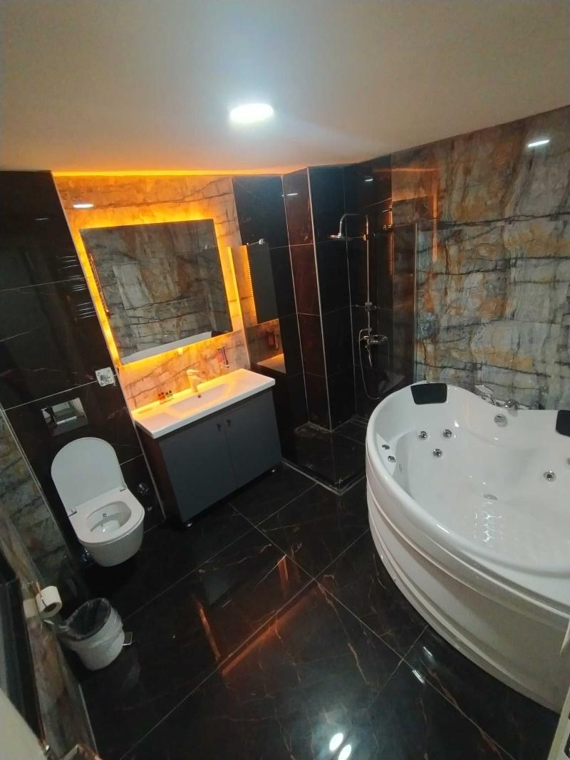F&B Suite 16/19