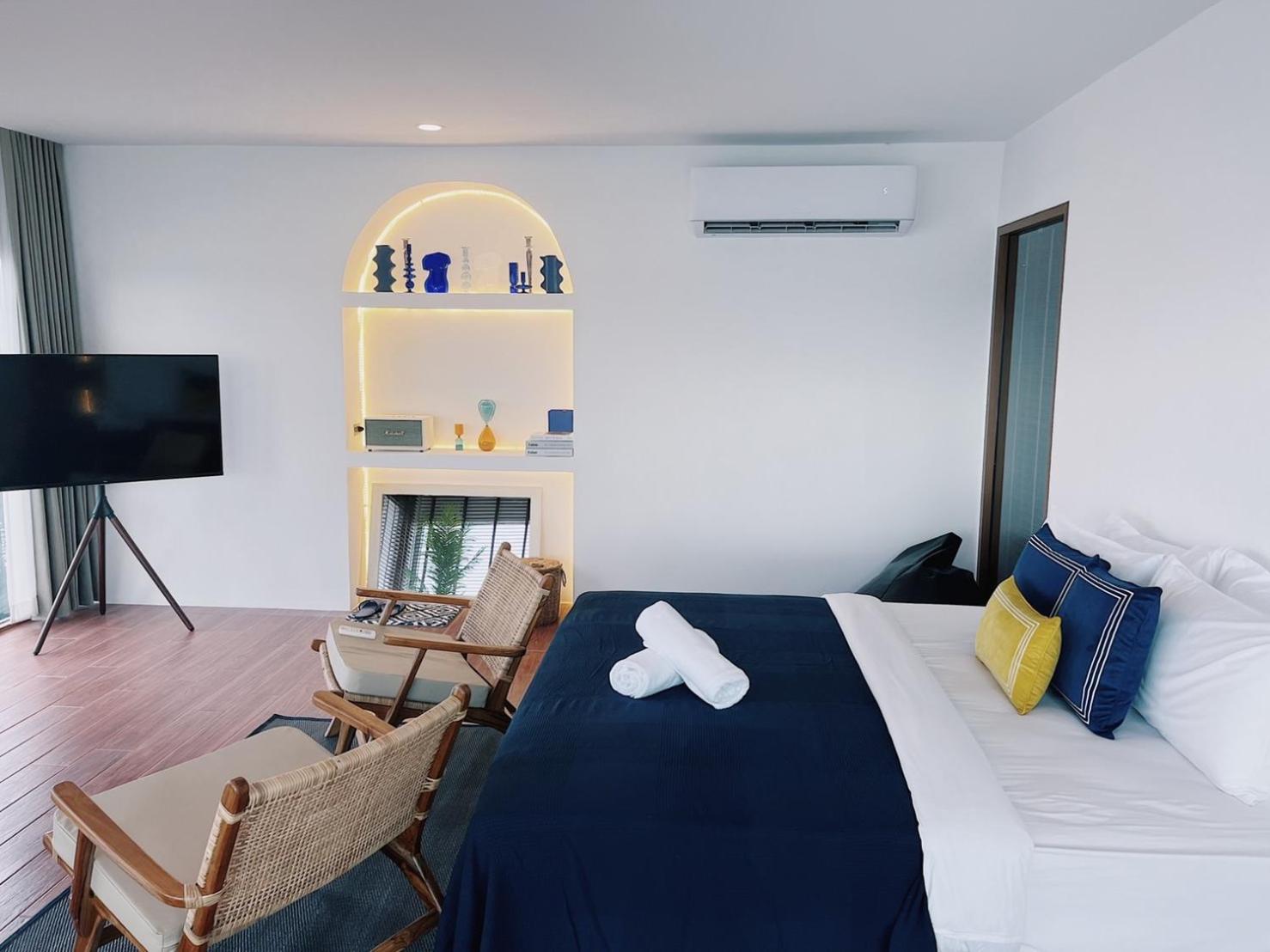 Suite, King Bed, Hot Tub