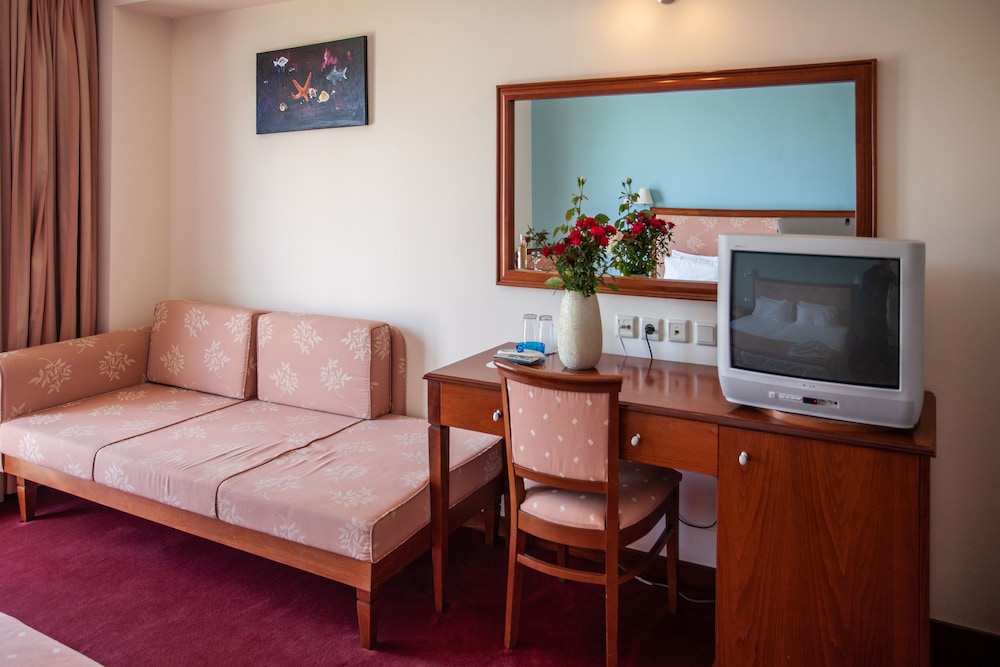 Porto Plakias and Spa Hotel 43/63
