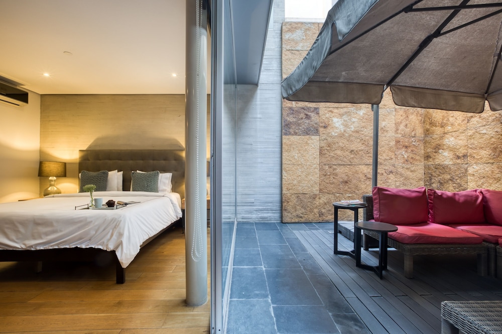 AR 218 Hotel by ULIV 8/58