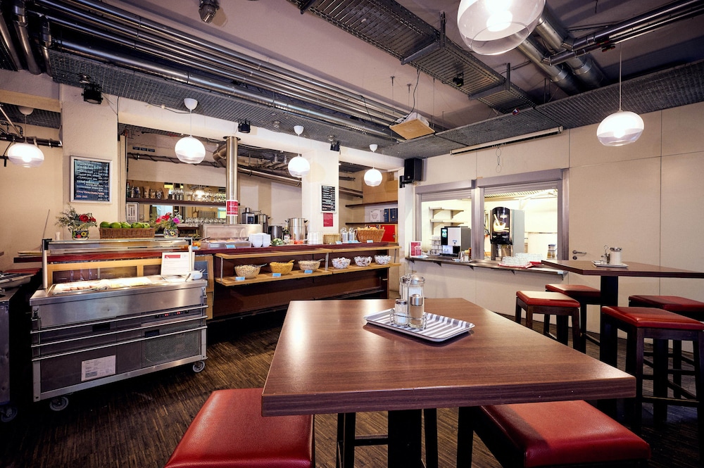 The 4 You Hostel Hotel 45/58