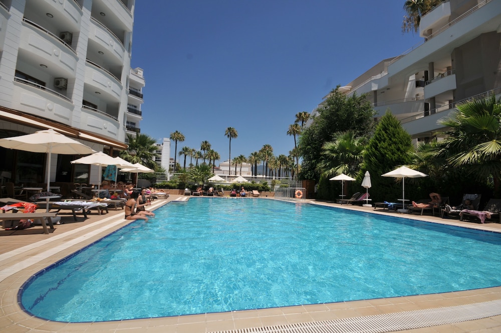 My Dream Hotel 65/70